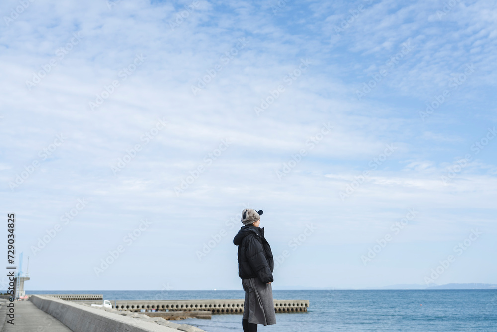 青空と女性