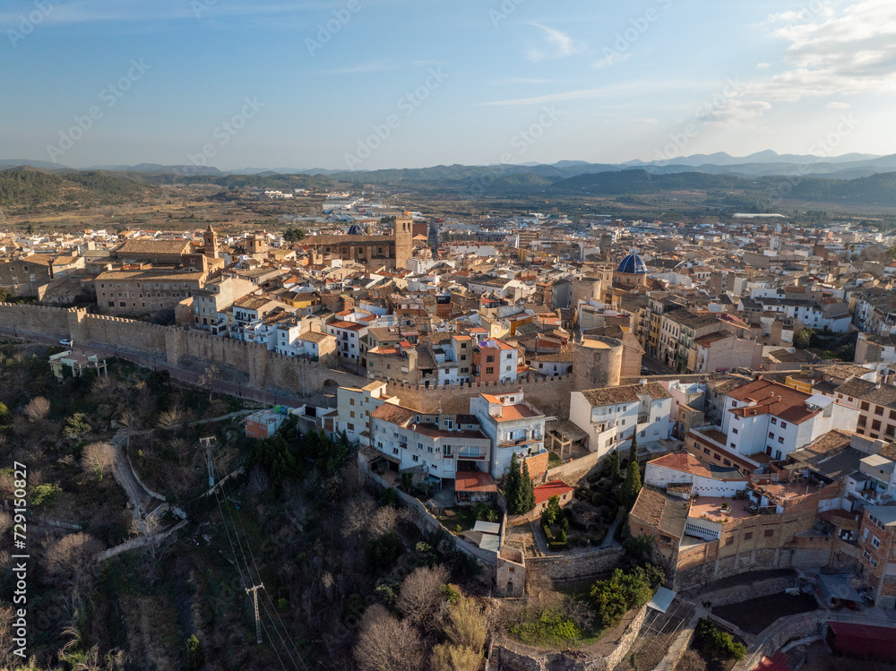 Fototapeta premium Muralla y acueducto de Segorbe en Castellon