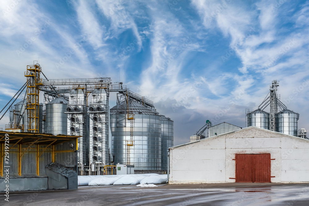 Obraz premium silos and agro-processing plant for processing for drying cleaning and storage and seed preparation complex