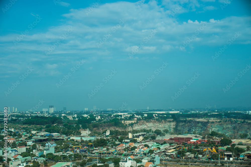 Dry haze combined with strong winds and low-level pollutants cause us to breathe in, affecting our health. Therefore, at this time, many people will have cough, stuffy nose, and difficulty breathing