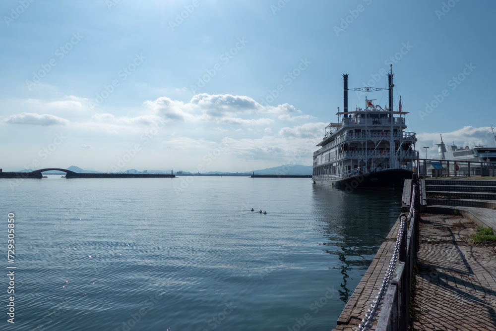 琵琶湖　浜大津港の静かな風景