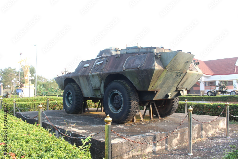 Obraz premium Old military vehicle in museum 