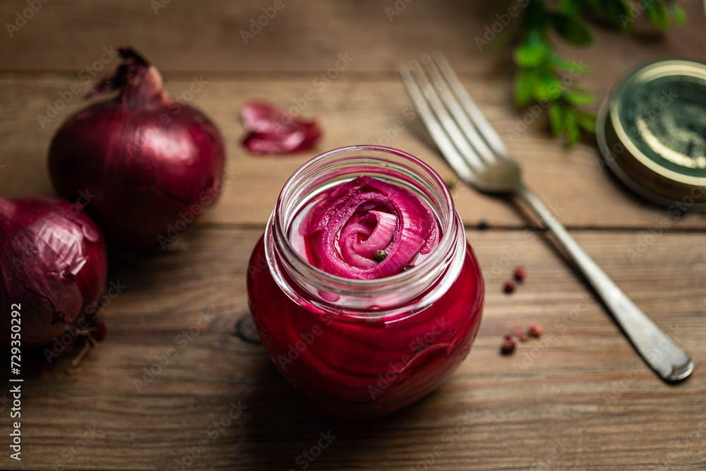 pickles d'oignon rouge mariné vinaigre poivre pickles d'oignon rouge mariné vinaigre poivre