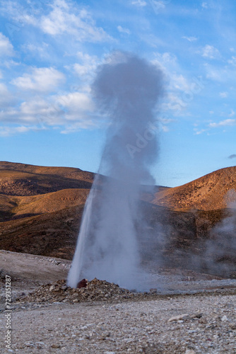 Obraz na płótnie Geysierfeld von Puchuldiza, Altiplano, Atacama Wüste, Chile, Südamerika w salonie