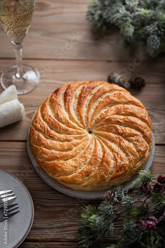 Fotografie galette des rois frangipane pâte feuilletée épiphanie