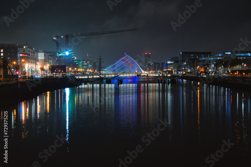 Canvas Print Samuel Beckett bridge at night