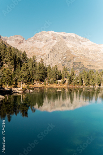 Fototapeta Naklejka Na Ścianę i Meble -  mountain reflection in the lake