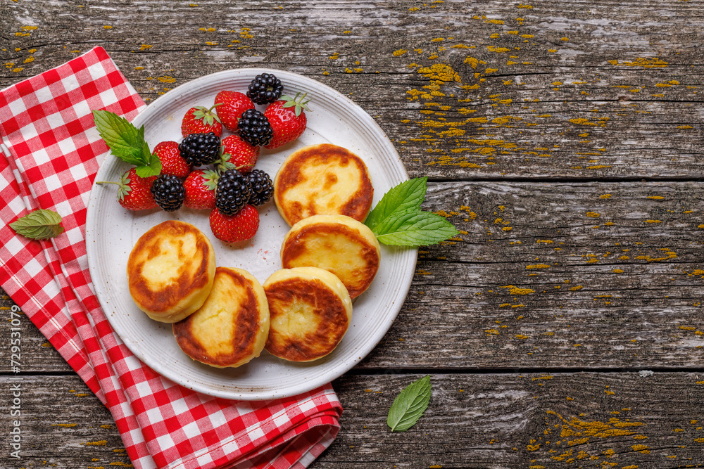 Cheese pancakes with fresh berries Cheese pancakes with fresh berries