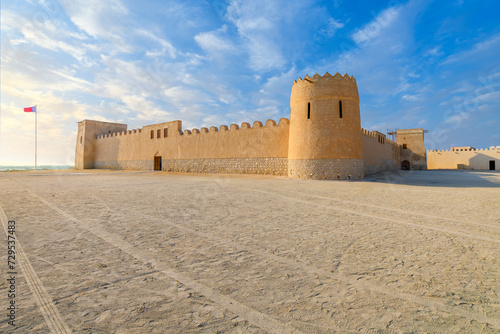 Φωτογραφία The Riffa Fort also known as Shaikh Salman bin Ahmed Fateh Fort or Qal'at ar-Riffa, is a cliffside historic fort in Riffa, Bahrain