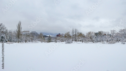 冬の中島公園（北海道札幌市中央区） © 鞘貴 本真