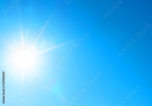 爽やかな青空と太陽　強い夏の日差し