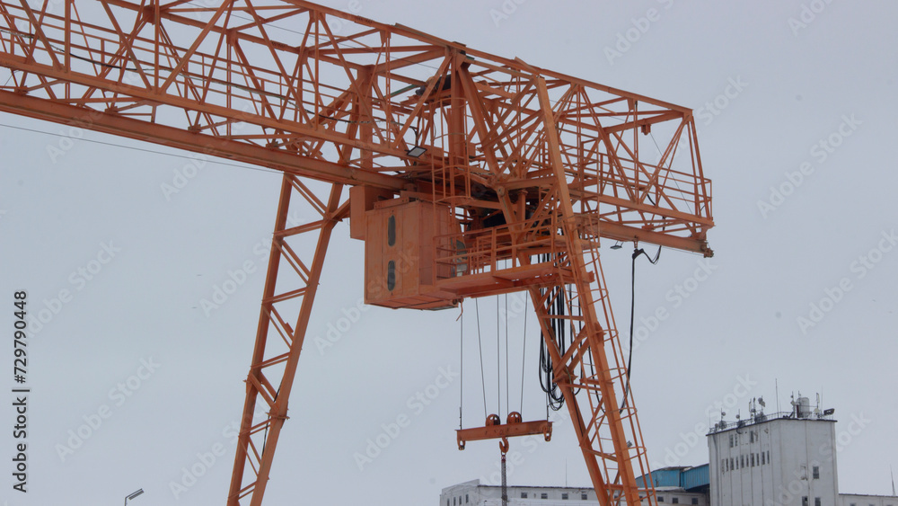 Arch crane