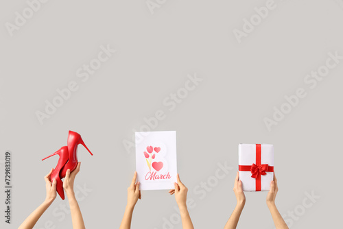 Female hands with festive p...