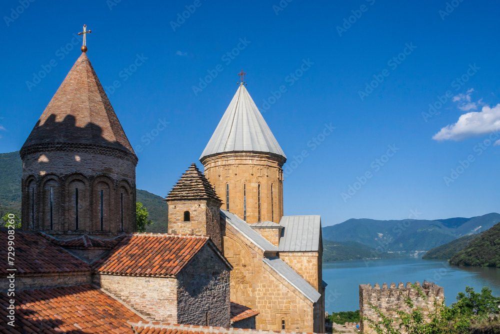 Fototapeta premium Jinvali Water Reservoir and Ananuri castle
