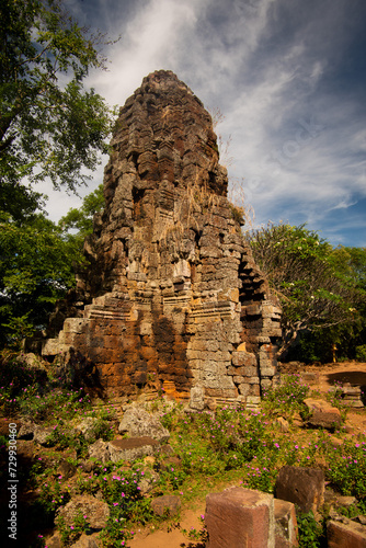 Un prang en ruine au Wat Banan