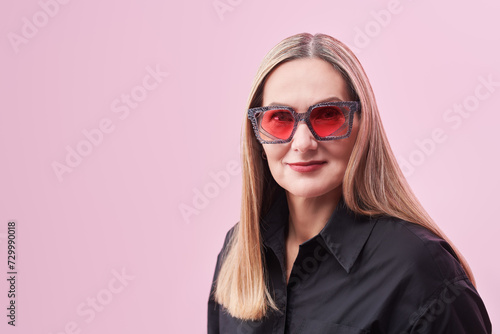 Wallpaper Mural elegant business style Torontodigital.ca