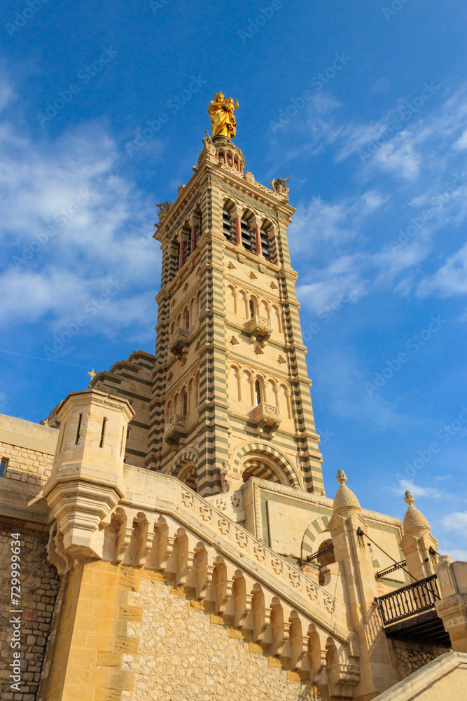 Fototapeta premium Basilica of Notre Dame de la Garde in Marseille, France