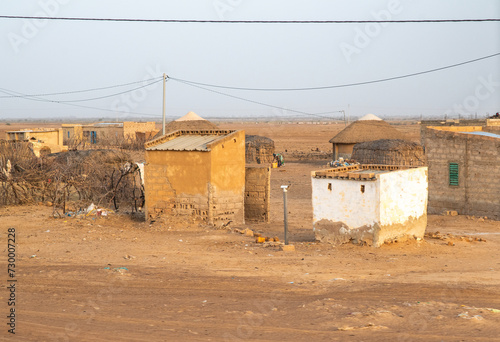 un village dans la zone désertique du Sahel au Sénégal en Afrique