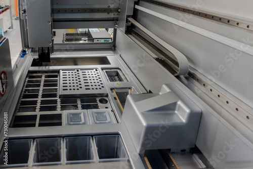 Modular design biochemistry analysis system.