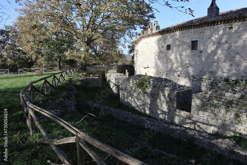 Obraz na płótnie Altilia - Scorcio del muro di cinta nel Parco Archeologico di Sepino w salonie