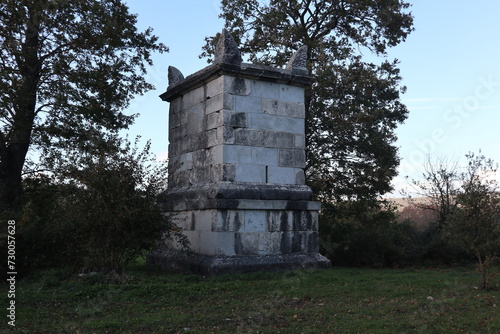 Obraz na płótnie Altilia - Sepolcro di Publius Numisus Ligus nel Parco Archeologico di Sepino w salonie