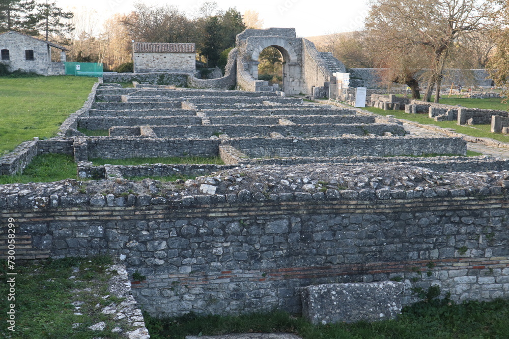 Altilia - Abitazioni nel Parco Archeologico di Sepino dal Macellum
