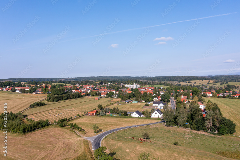 Fototapeta premium Luftbildaufnahme Allrode im Harz Stadt Thale