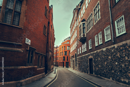 Fototapeta Naklejka Na Ścianę i Meble -  old brick building in London
