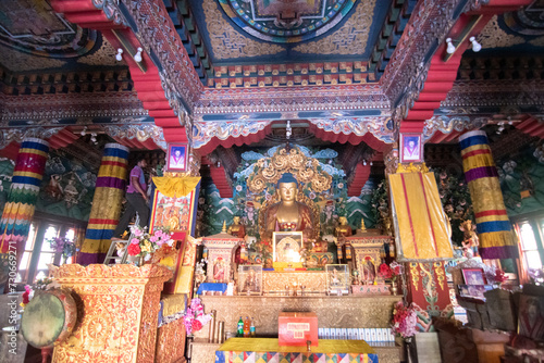 Budhist Monasteries and statues of Bodhgaya in India © Ivon Murugesan