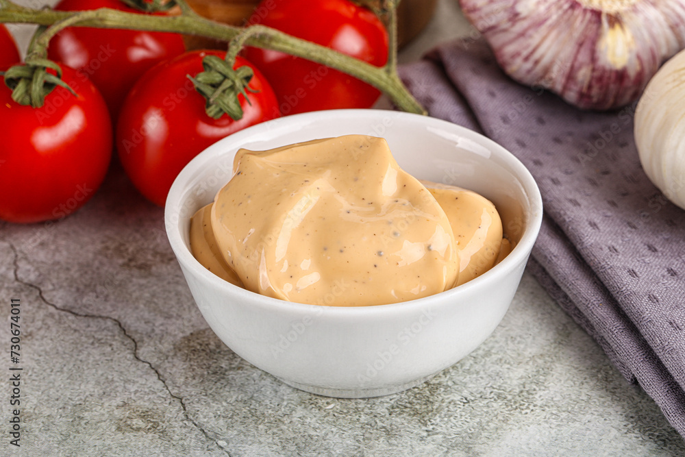 Yellow cream grill sauce for burger Yellow cream grill sauce for burger