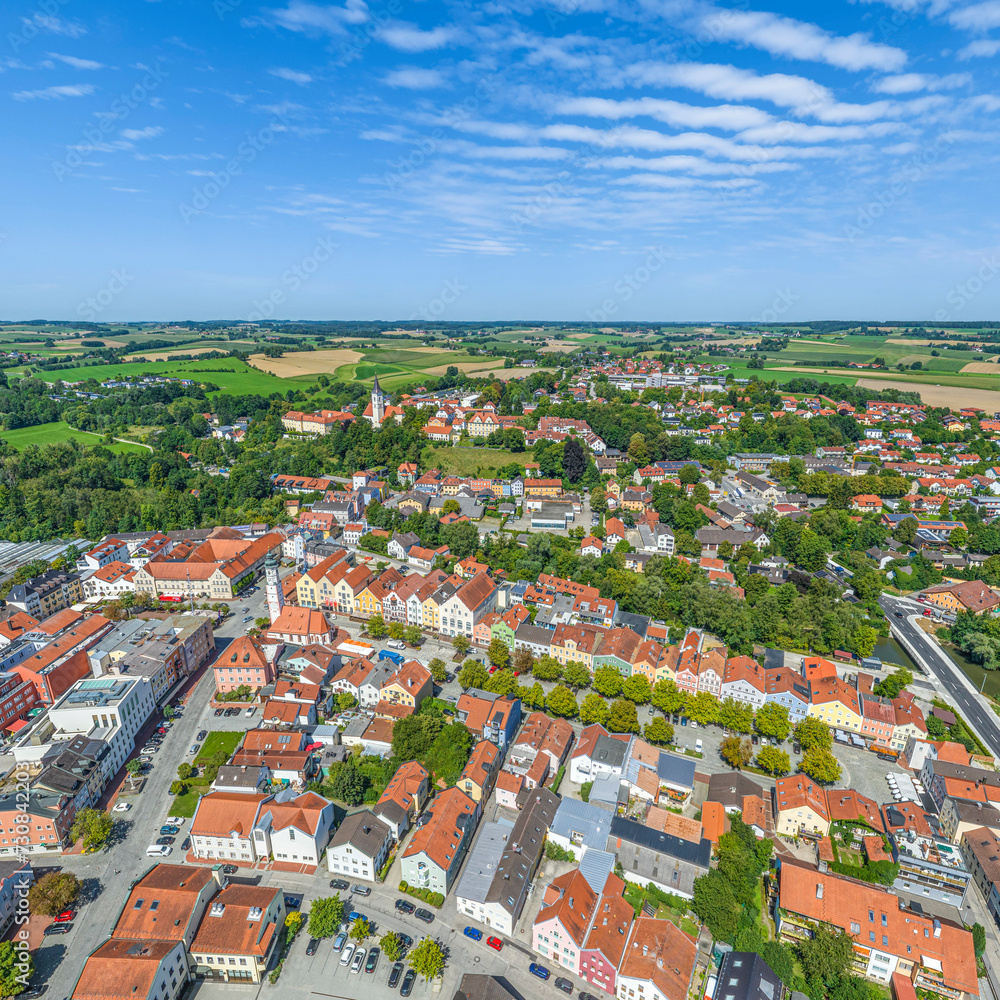 Blick über die Altstadt von Dorfen in Oberbayern nach Norden