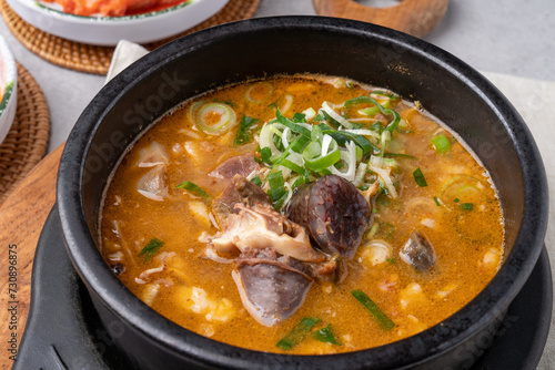 Yangpyeong, hangover soup, sundaeguk, Korean food, bone hangover soup, side dishes, salted shrimp, earthenware, kkakdugi,