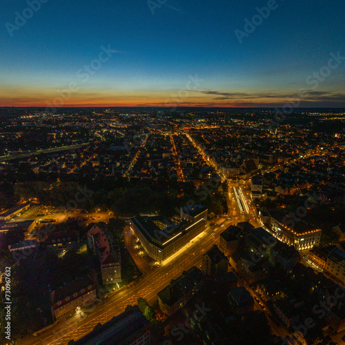 Abenddämmerung über Augsburg, Blick zum Stadtteil Oberhausen