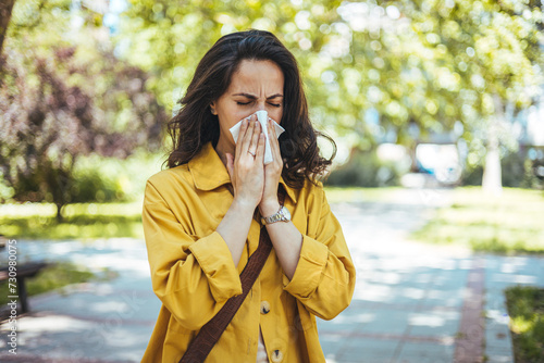 Fotografia Woman struggling with allergy