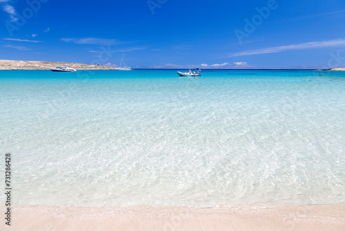 Fototapeta Naklejka Na Ścianę i Meble -  Pori, a dreamy sandy beach of crystal clear turquoise waters in Koufonisi island, Cyclades islands, Greece, Europe.