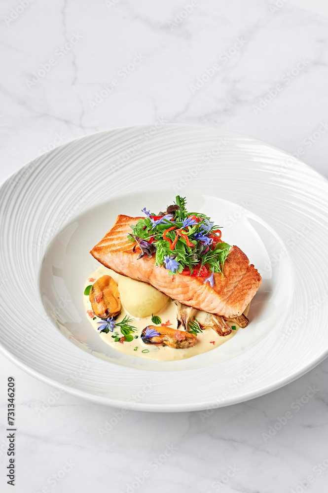 Salmon fillet, steamed mussels, finger lime & chive beurre blanc, roasted fennel bulb, mash, red capsicum & petite herb salad Salmon fillet, steamed mussels, finger lime & chive beurre blanc, roasted fennel bulb, mash, red capsicum & petite herb salad