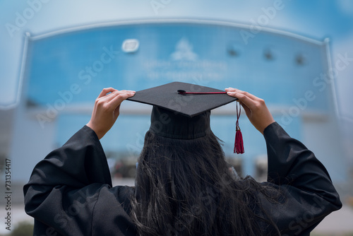 Cuadro en lienzo graduate with diploma