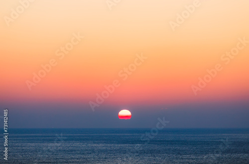Fototapeta Naklejka Na Ścianę i Meble -  Sea sunrise landscape. rising sun