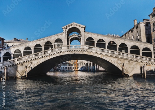 A beautiful shot of the historic Rialto bridge in Venice