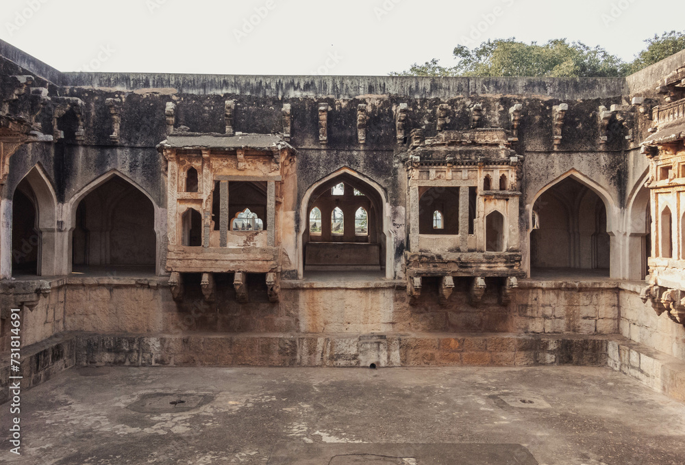 Obraz premium Queen's Bath or Royal Baths in Hampi, India.