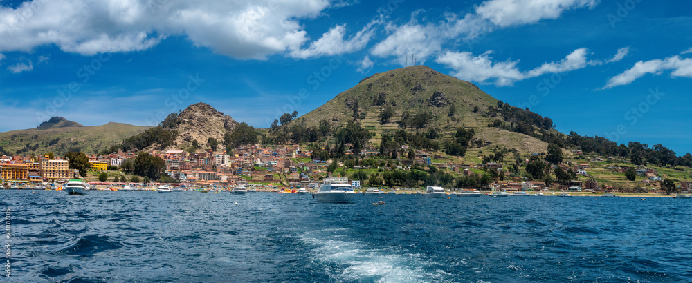 Fototapeta premium The harbor of the village of Copacabana with verry services to the islands of Titicaca Lake, Bolivia