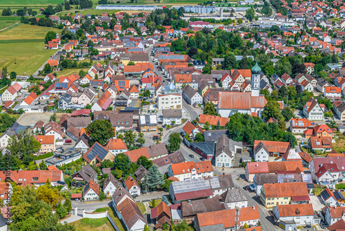 Die Marktgemeinde Jettingen-Scheppach in der schwäbischen Region Donau-Iller von oben