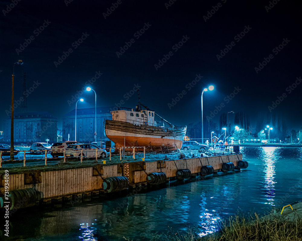 Port nocą
