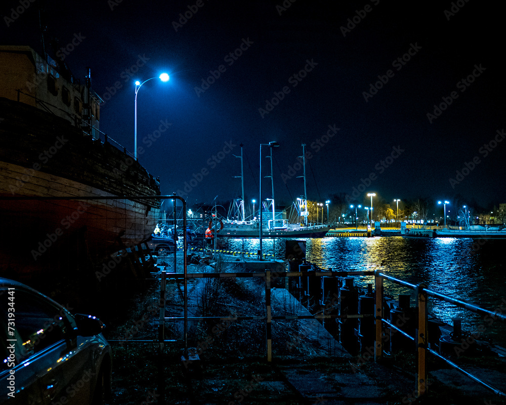 Port nocą