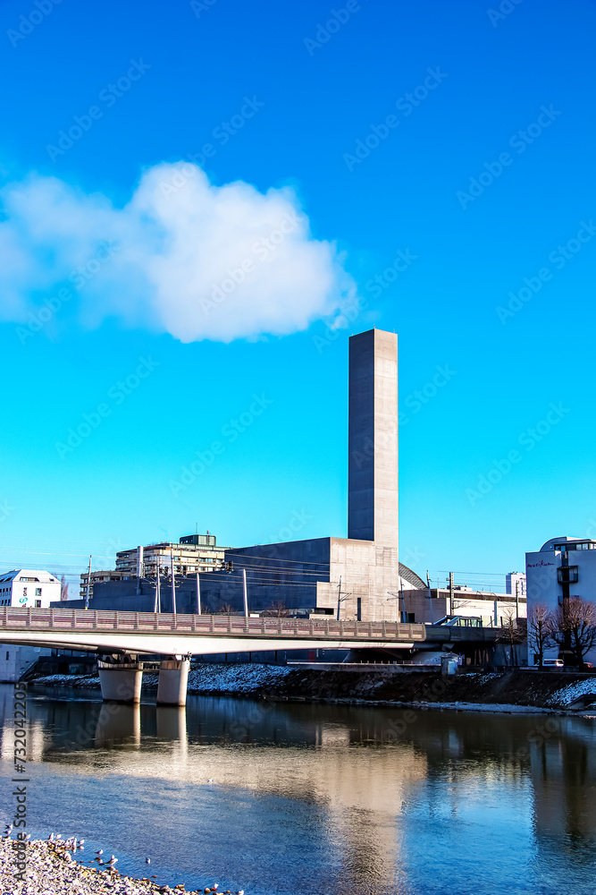 The thermal power plant Salzburg Mitte is located on the banks of the Salzach.