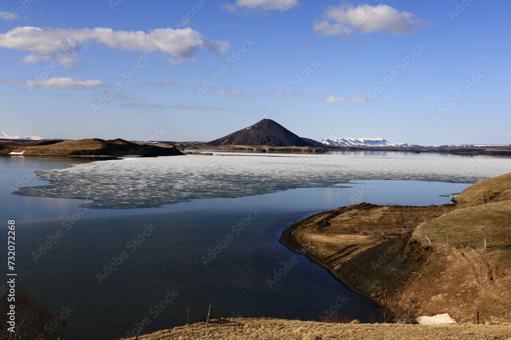 Ταπετσαρία Mývatn is a shallow lake situated in an area of active volcanism in the north of