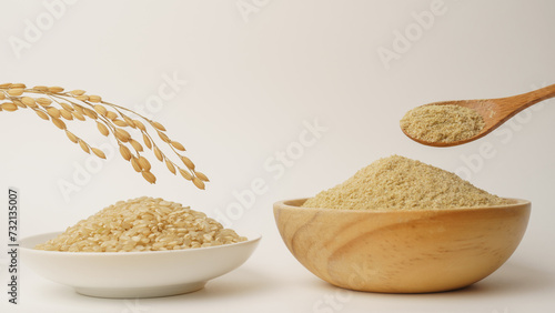 米ぬか・イメージ｜玄米と稲穂と米ぬか photo