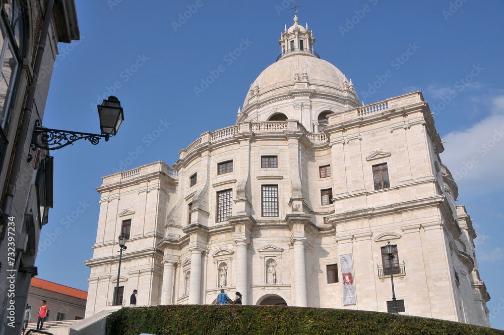 Fachada principal del edificio del Panteón Nacional, en la ciudad de Lisboa, Portugal