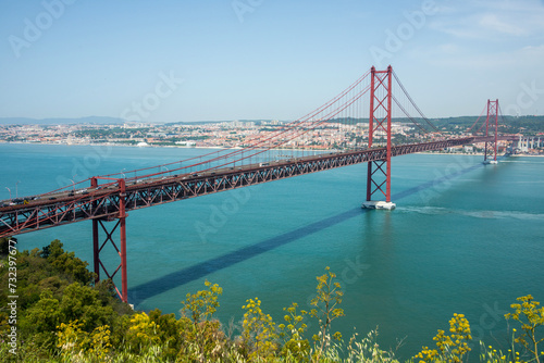 Puente sobre el río Tajo en Lisboa, Portugal
