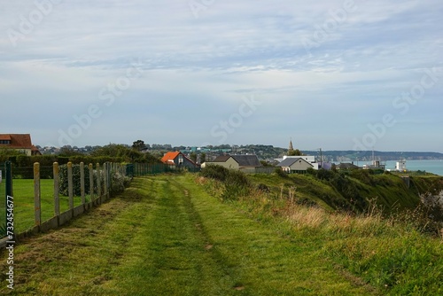 Chemin de balade sur les hauteurs de Dieppe en Normandie photo